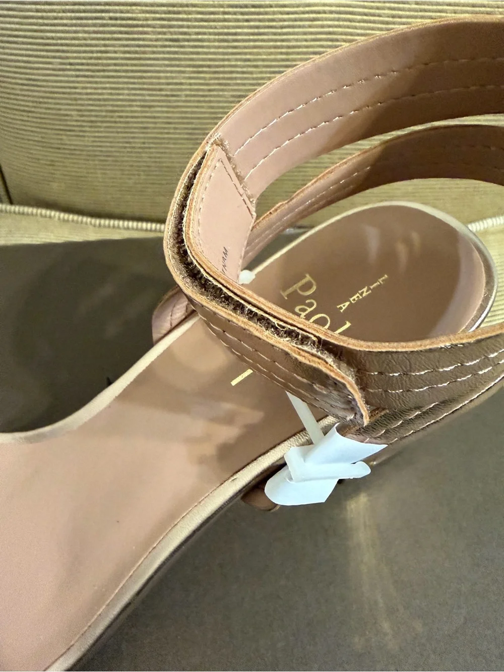 NWT Linea Paolo Eden-L Women's Metallic Leather Sandal - Size 9